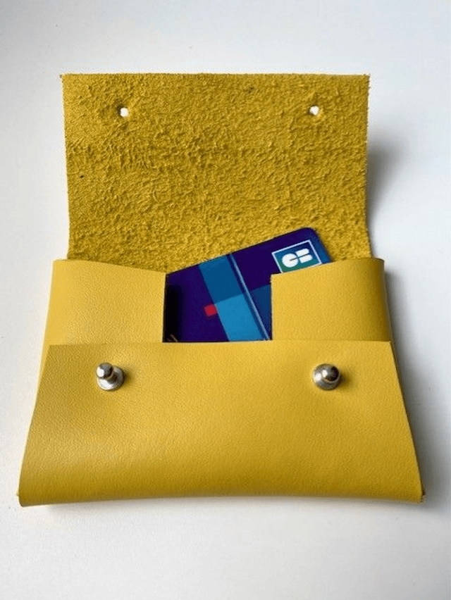 Pochette en cuir jaune 
