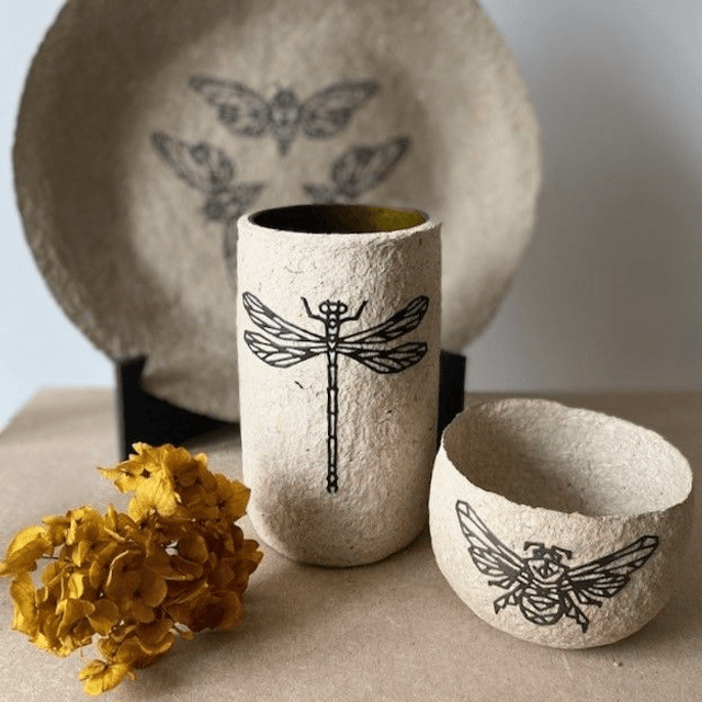 Vase libellule en verre et papier maché