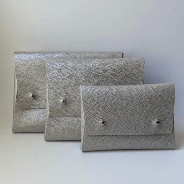 Pochette en cuir argent 