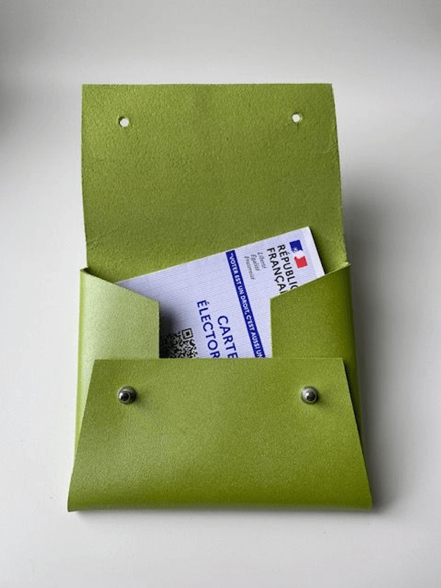 Pochette en cuir vert pomme