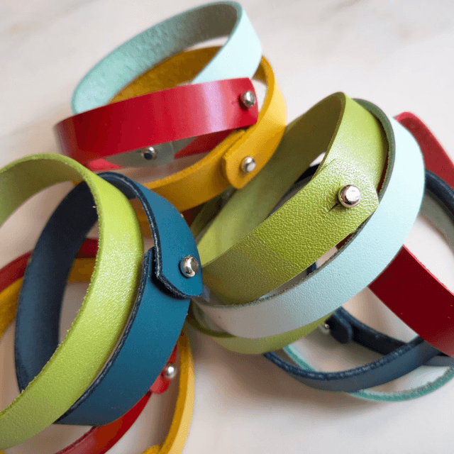 Bracelet fin en cuir Bleu ciel