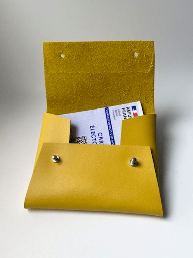 Pochette en cuir jaune 