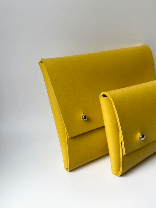 Pochette en cuir jaune 