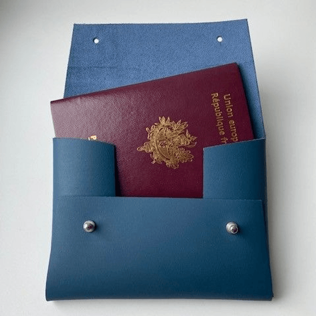 Pochette en cuir bleue