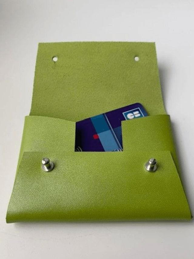 Pochette en cuir vert pomme