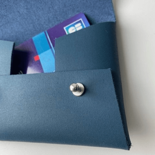 Pochette en cuir bleue