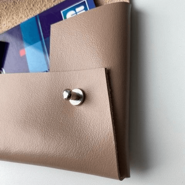 Pochette en cuir marron glacé
