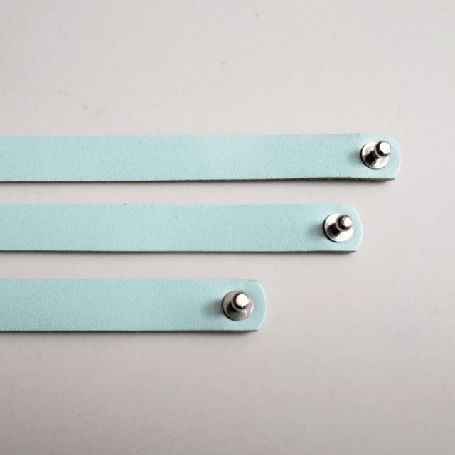 Bracelet fin en cuir Bleu ciel