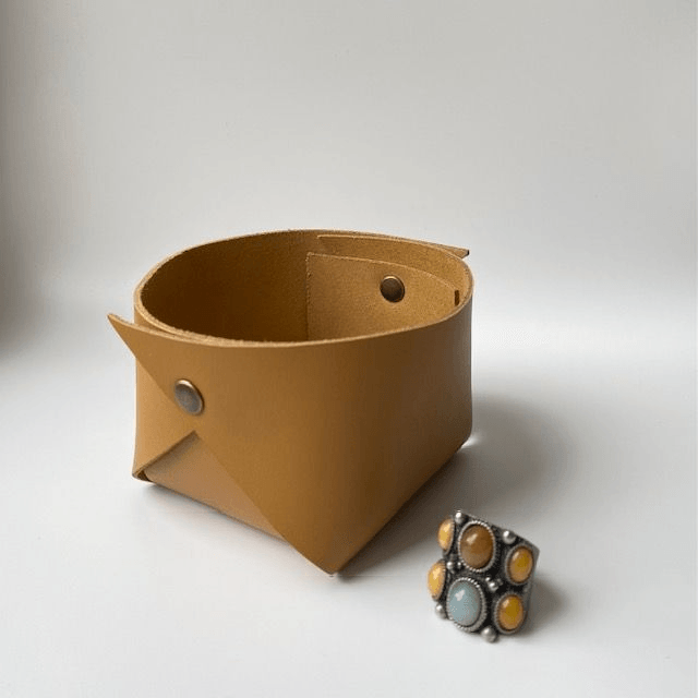 Panier de rangement en cuir camel petit modèle