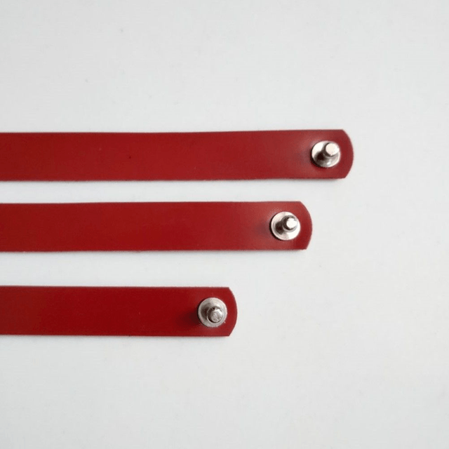 Bracelet fin en cuir Rouge verni 